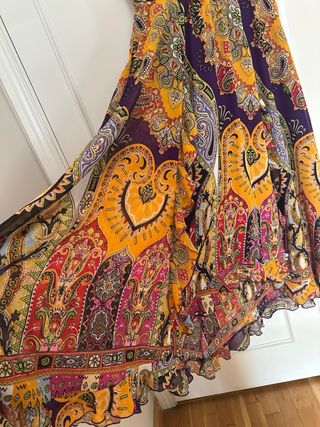 Vestido largo asimetrico con volantes Niza