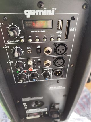 Altavox autoamplificado Genini