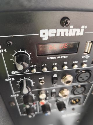 Altavox autoamplificado Genini