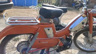 Vespa 125 cosa. Y mobilete