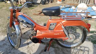 Vespa 125 cosa. Y mobilete