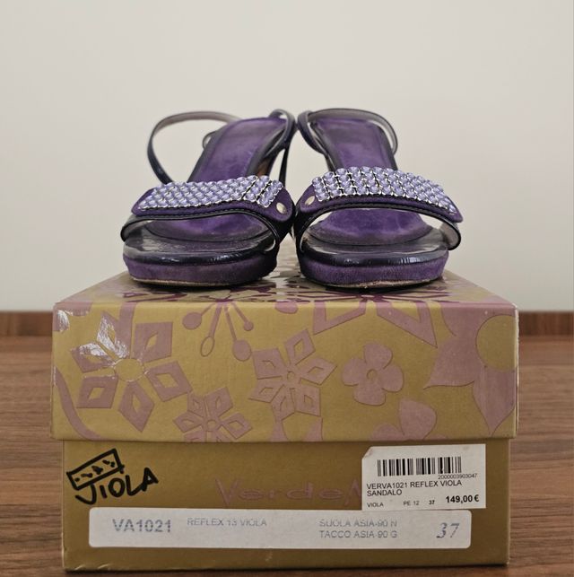 Sandali viola con tacco