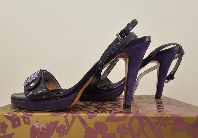 Sandali viola con tacco