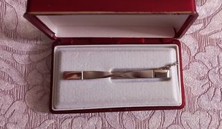 Pasador corbata plateado