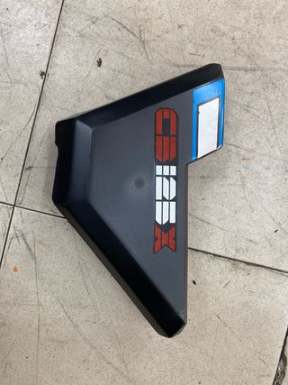 Tapa lateral izquierda Honda CB125X