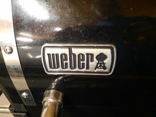 Barbecue a pellet Weber. Fuoco fumogeno