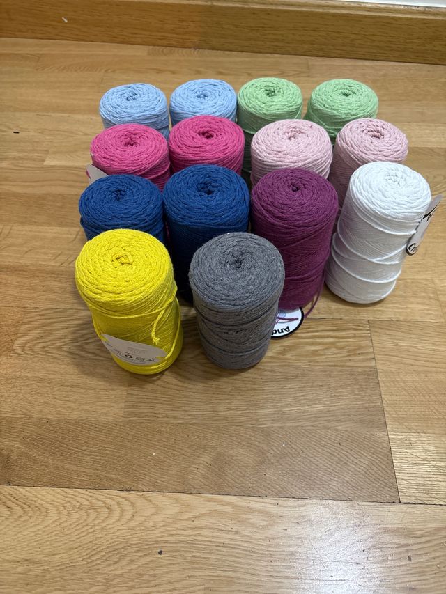 Ovillos manualidades, se venden por separado 4