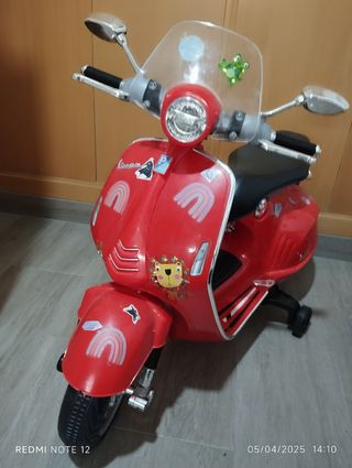 Moto vespa eléctrica niños