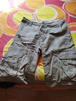 Pantalón corto 
Cargo Zara hombre 
