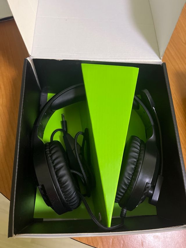 Cascos con cable para hablar y escuchar