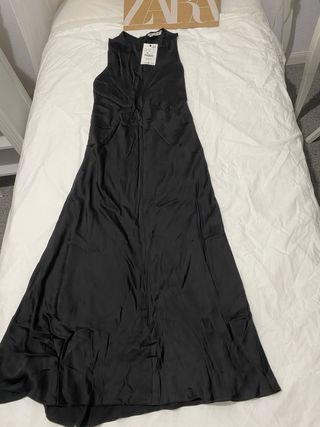 Vestido satinado de fiesta ZARA. Sin estrenar