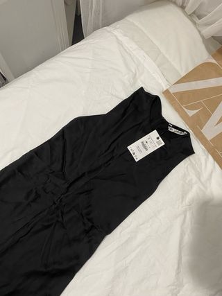 Vestido satinado de fiesta ZARA. Sin estrenar
