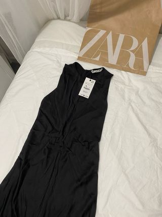 Vestido satinado de fiesta ZARA. Sin estrenar