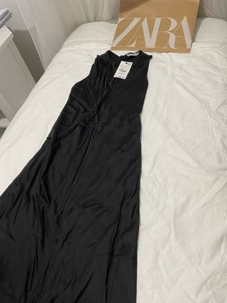 Vestido satinado de fiesta ZARA. Sin estrenar