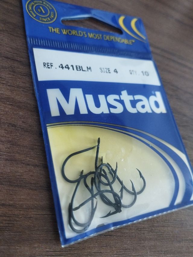 Anzuelos MUSTAD carbono