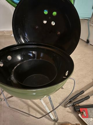 Barbacoa Weber casi nueva verde con accesorios
