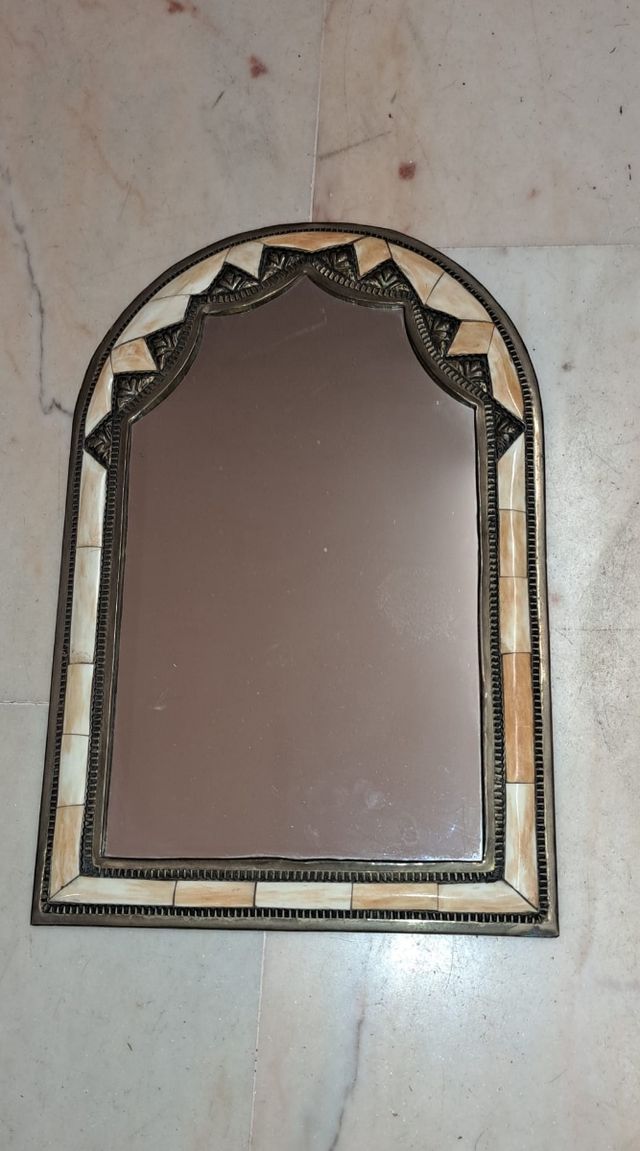 Specchio artigianale del Marocco