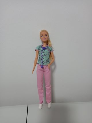 Barbie enfermera