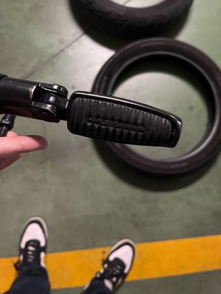 Pedales Avanzados Harley davidson 883 Iron 