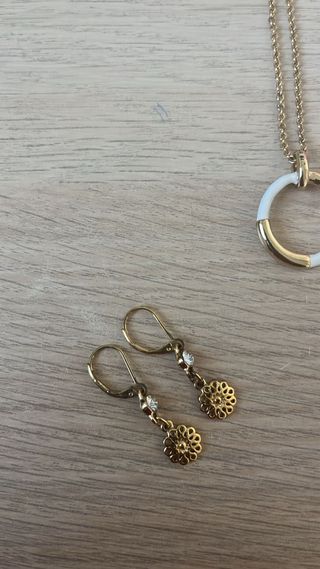 colgante y pendientes