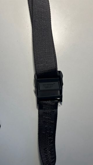 Cinturon negro de Off White