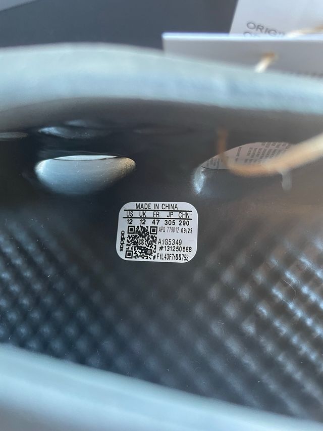 Adidas Yeezy FOAM Runner “Carbon” 47