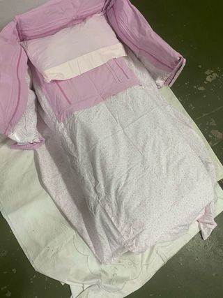 Cuna blanca con colchon y ropa de cama