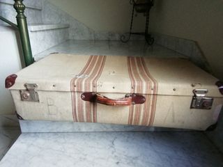 Maleta muy antigua 