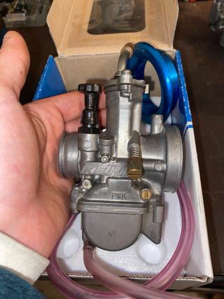 Carburador 28 Keihin usa y embudo Polini
