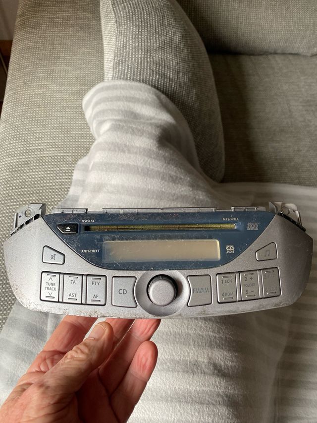 Radio CD Original del Suzuki Alto 2010