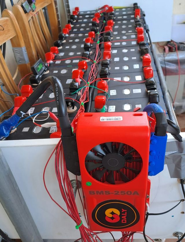 Kit solar Inversor 7 KW.BATERIA LIFEPO4.320Am,48v