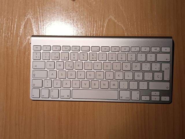 Teclado original de Apple