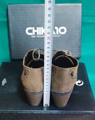 Zapatos Castellanos talla 35 Chika 10 