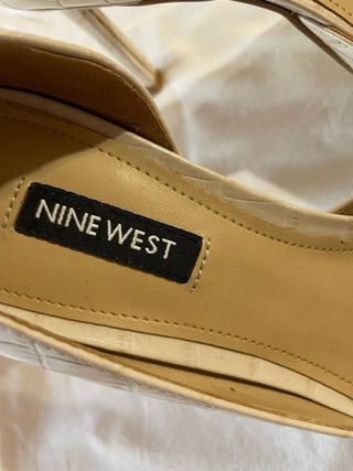 Zapato beige de Tacon Fino