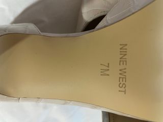 Zapato beige de Tacon Fino