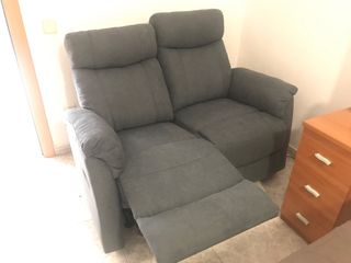 Sofá reclinable 2 plazas gris – Nuevo a estrenar