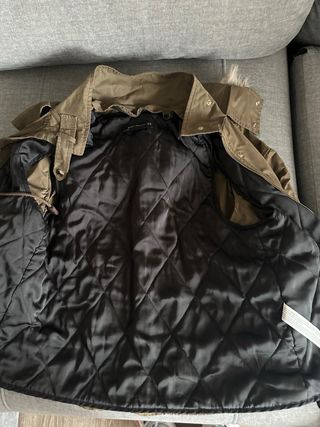 Parka Gabardina verde de Zara talla M