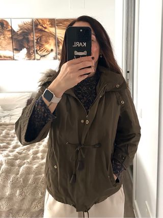 Parka Gabardina verde de Zara talla M