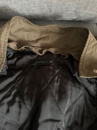 Parka Gabardina verde de Zara talla M