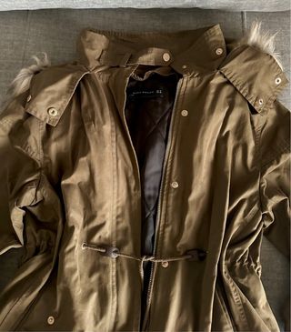 Parka Gabardina verde de Zara talla M