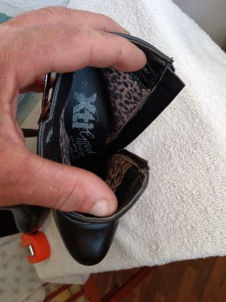 Botines, tacón de aguja. Mujer. 
