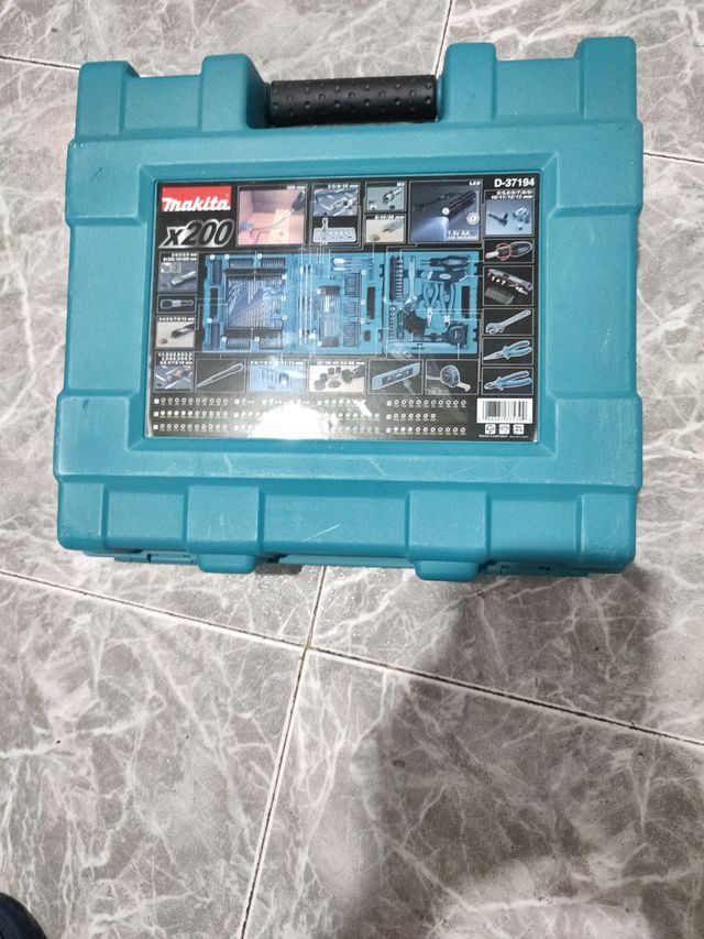 caja herramientas de  Makita X200 Macces