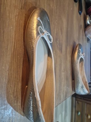 Zapato dorado niña