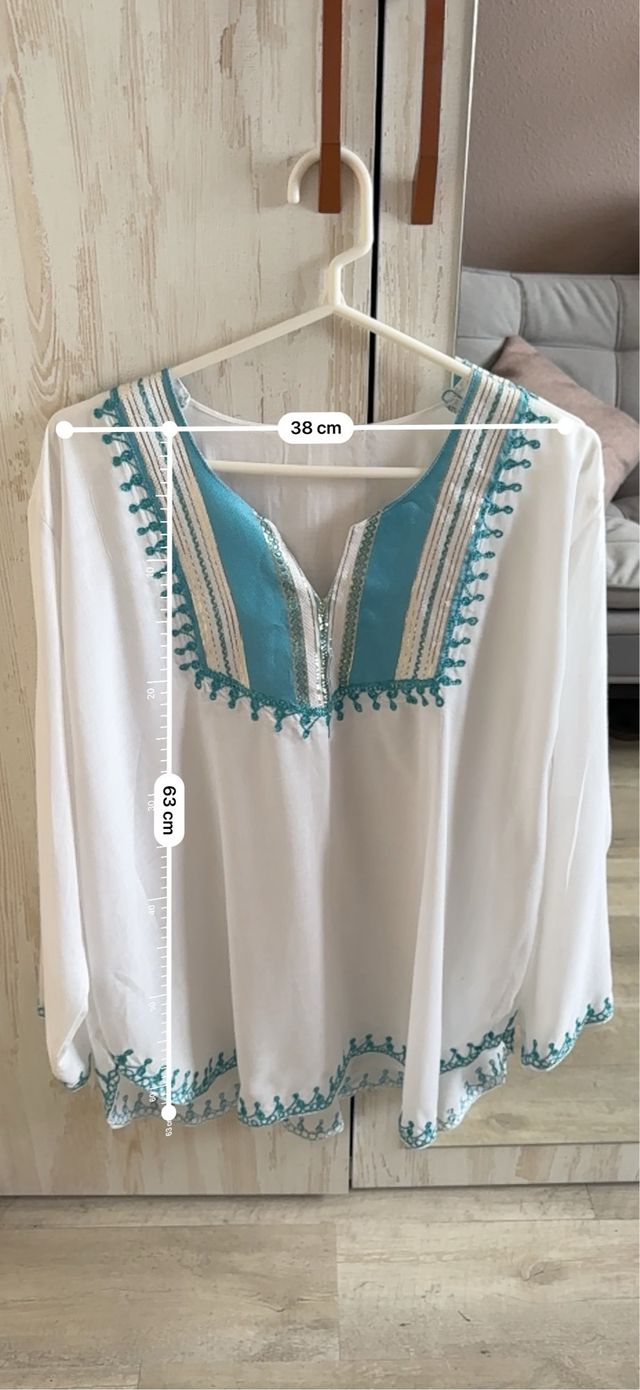 Blusa blanca amplia