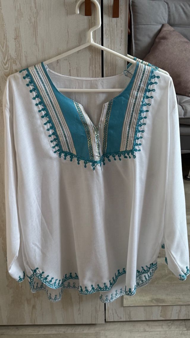 Blusa blanca amplia