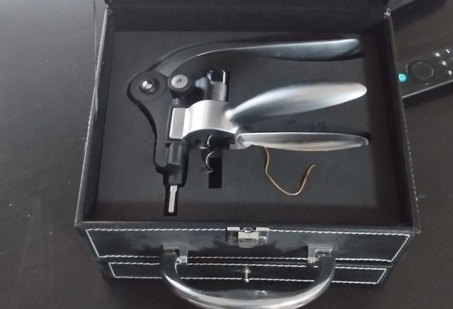 Set de vino, abrebotellas, maletín 