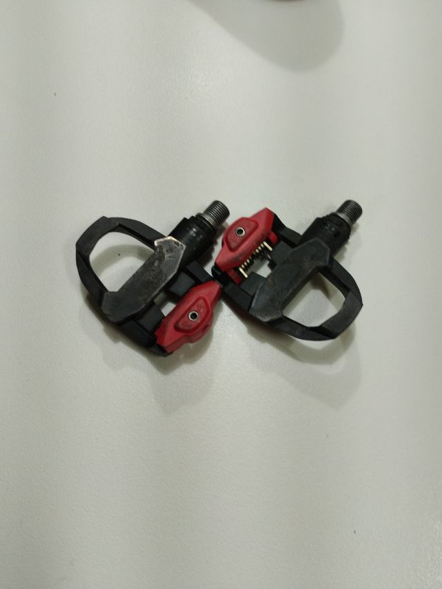 Pedales automáticos look con zapatillas