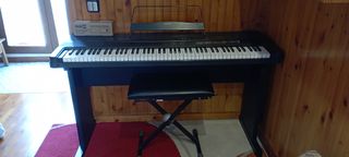 Piano electrónico Casio

