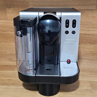 Cafetera Delonghi Nespresso Lattissima EN720.M