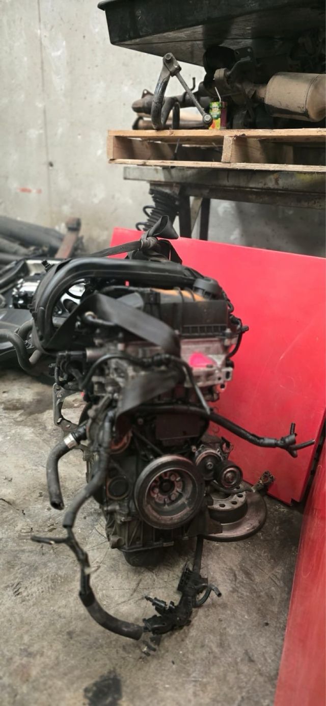 Motor PEUGEOT 208 I CA CC 1.2 VTI 82 HM01  2012201